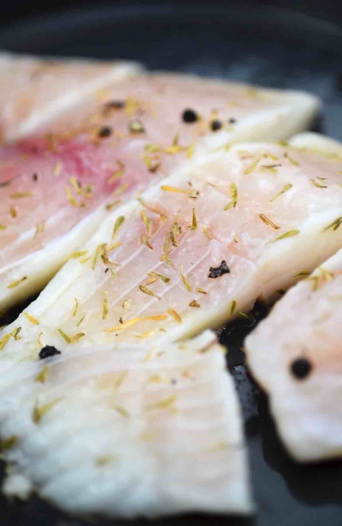 回味无穷的香煎鲷鱼的做法-家常味煎菜谱