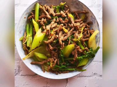 芹菜炒牛肉丝的做法-家常味炒菜谱