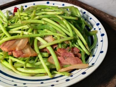 藜蒿炒腊肉的做法-家常味炒菜谱