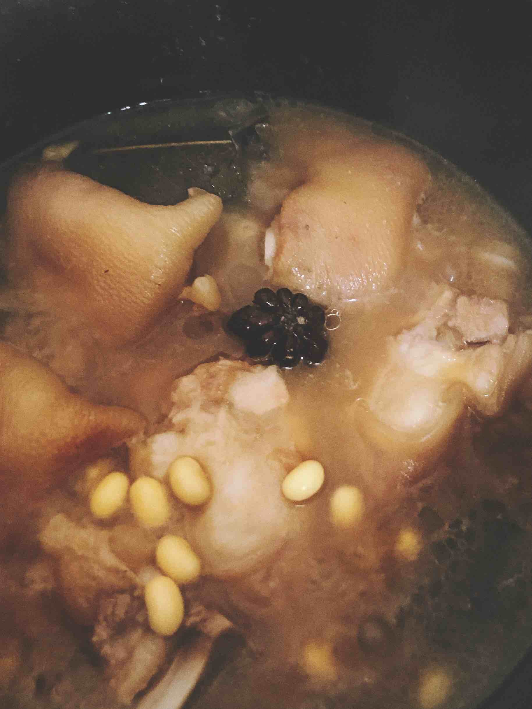 黄豆猪蹄汤的做法-家常味炖菜谱
