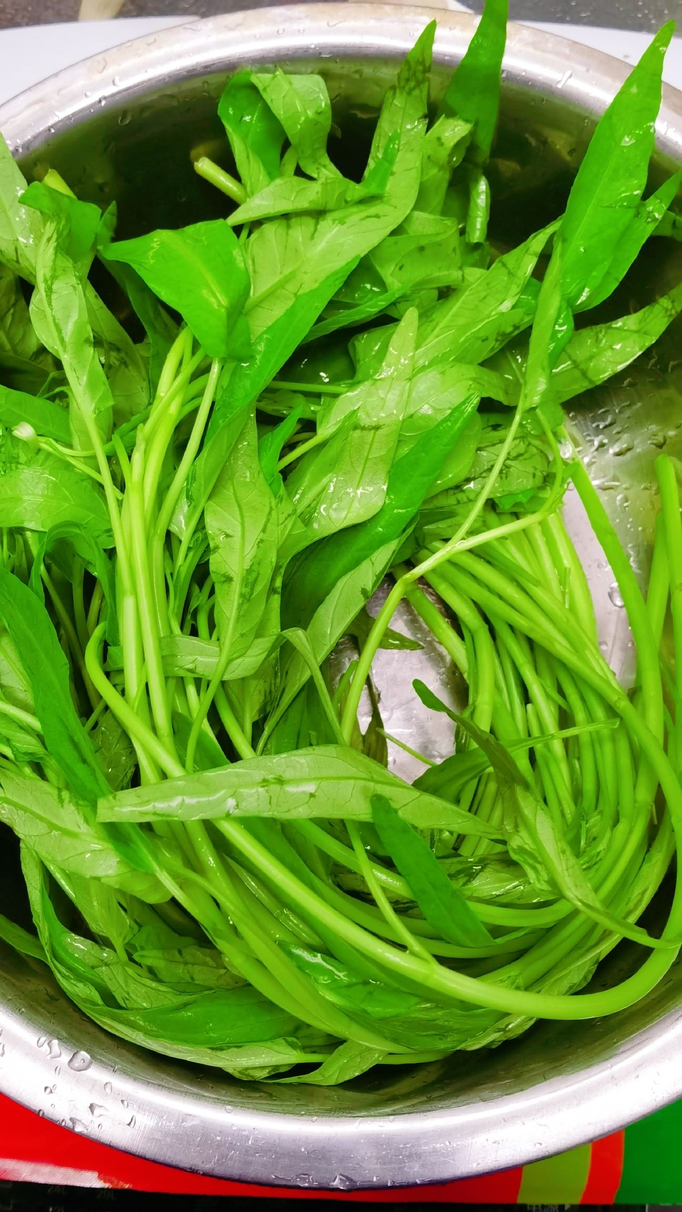 爆炒空心菜的做法-咸鲜味炒菜谱