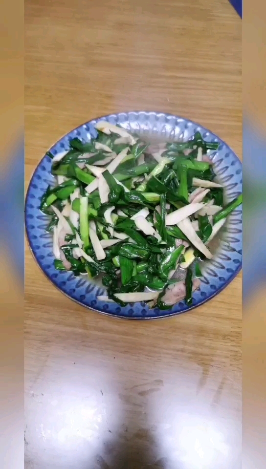 大蒜炒春笋的做法-家常味炒菜谱