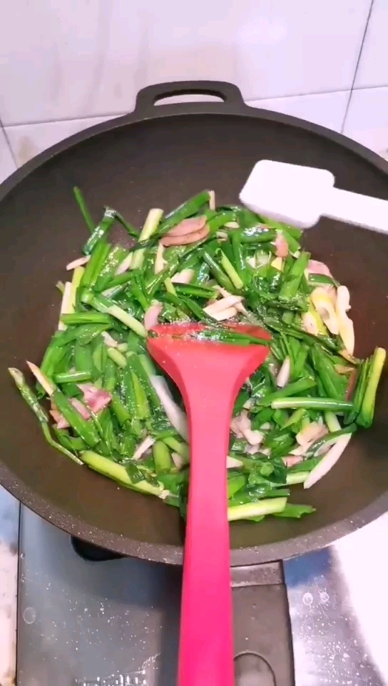 大蒜炒春笋的做法-家常味炒菜谱
