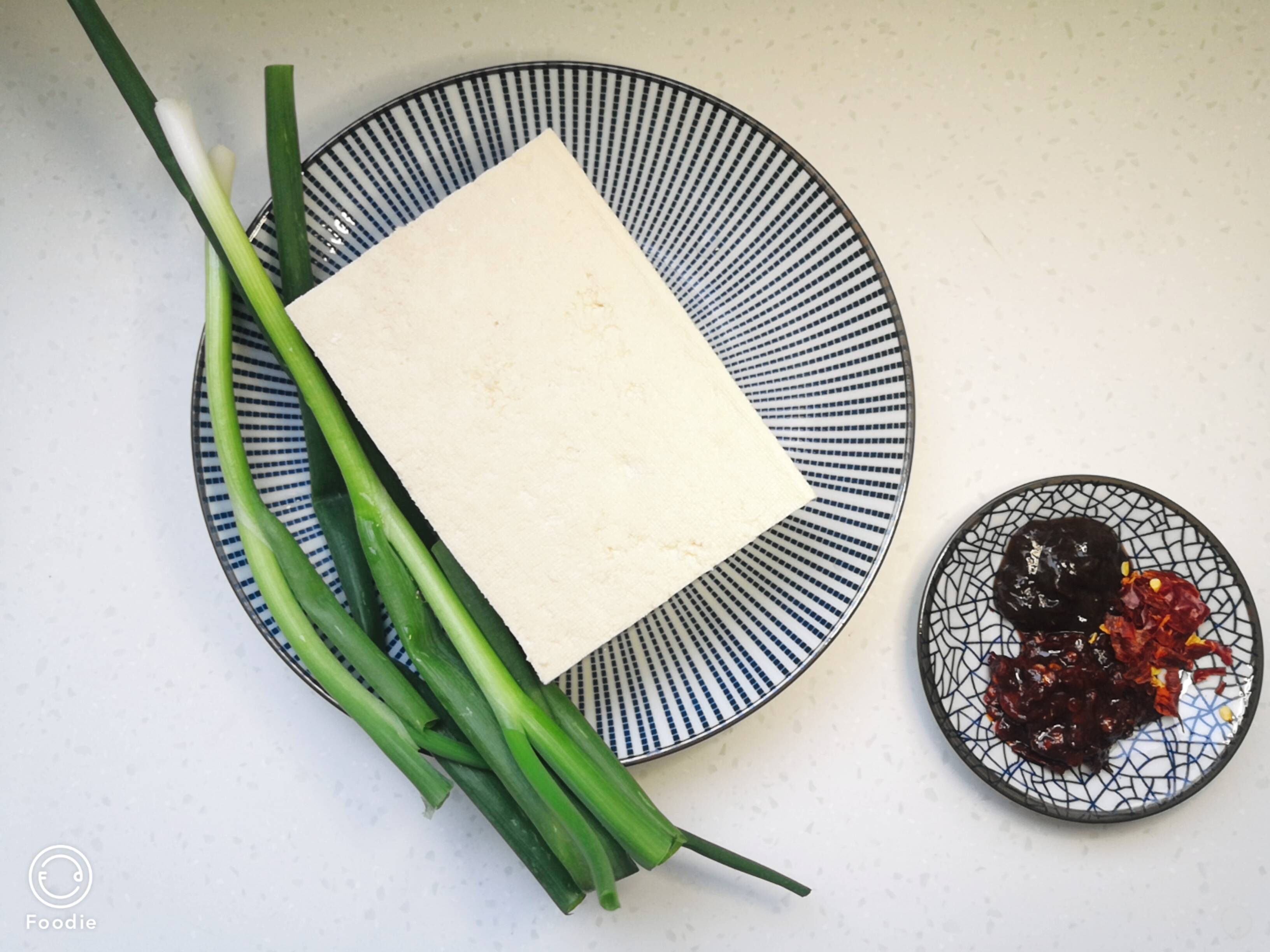 麻辣豆腐的做法-咸鲜味炒菜谱-易网<a href=http://www.bryss.cn/ target=_blank class=infotextkey>健康养生</a>网 麻辣豆腐的做法-咸鲜味炒菜谱