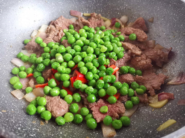 豌豆仁炒牛肉的做法-家常味炒菜谱-易网健康养生网 豌豆仁炒牛肉的做法-家常味炒菜谱