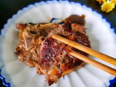 简单美味的原切战斧牛排的做法-咸鲜味煎菜谱