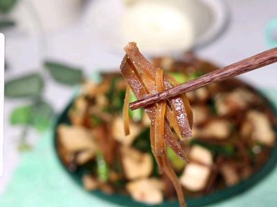 襄阳大头菜炒豆干的做法-家常味炒菜谱
