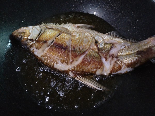 微波炉鳊鱼的做法-咸鲜味微波菜谱