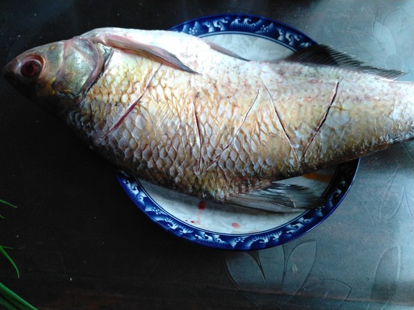 微波炉鳊鱼的做法-咸鲜味微波菜谱