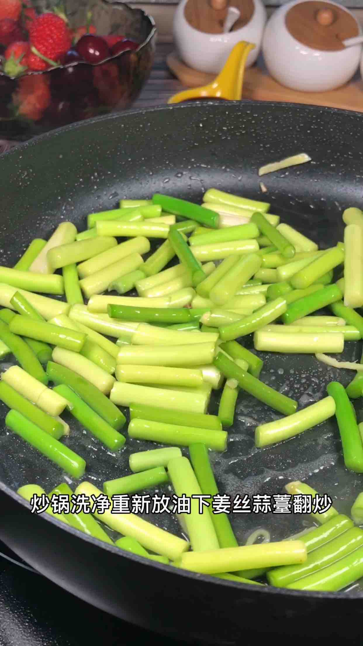蒜苔炒肉丝的做法-家常味炒菜谱