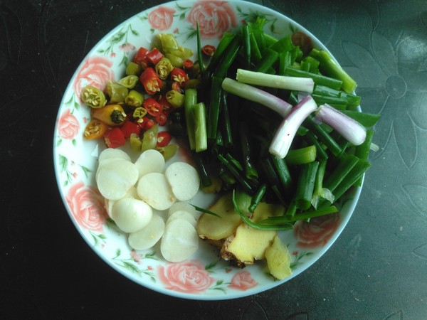 微波炉鳊鱼的做法-咸鲜味微波菜谱