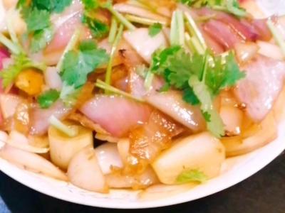 洋葱炒鸡蛋的做法-咸鲜味炒菜谱