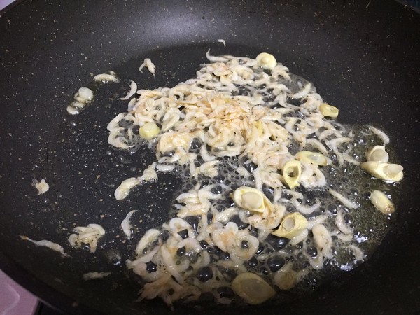 虾皮小白菜的做法-家常味炒菜谱