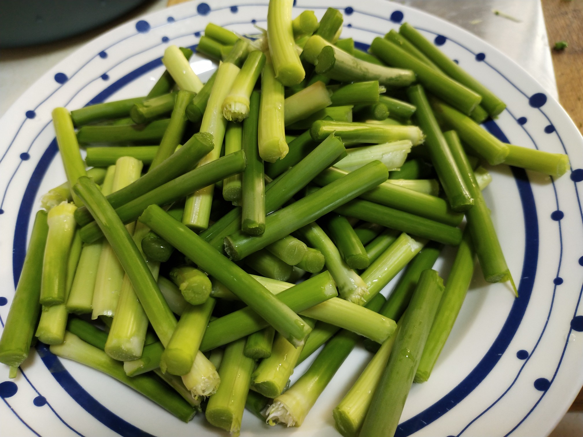 蒜薹烧鳝鱼的做法-家常味烧菜谱