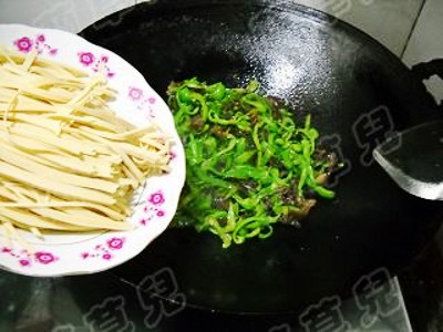 素炒千张丝的做法-家常味炒菜谱