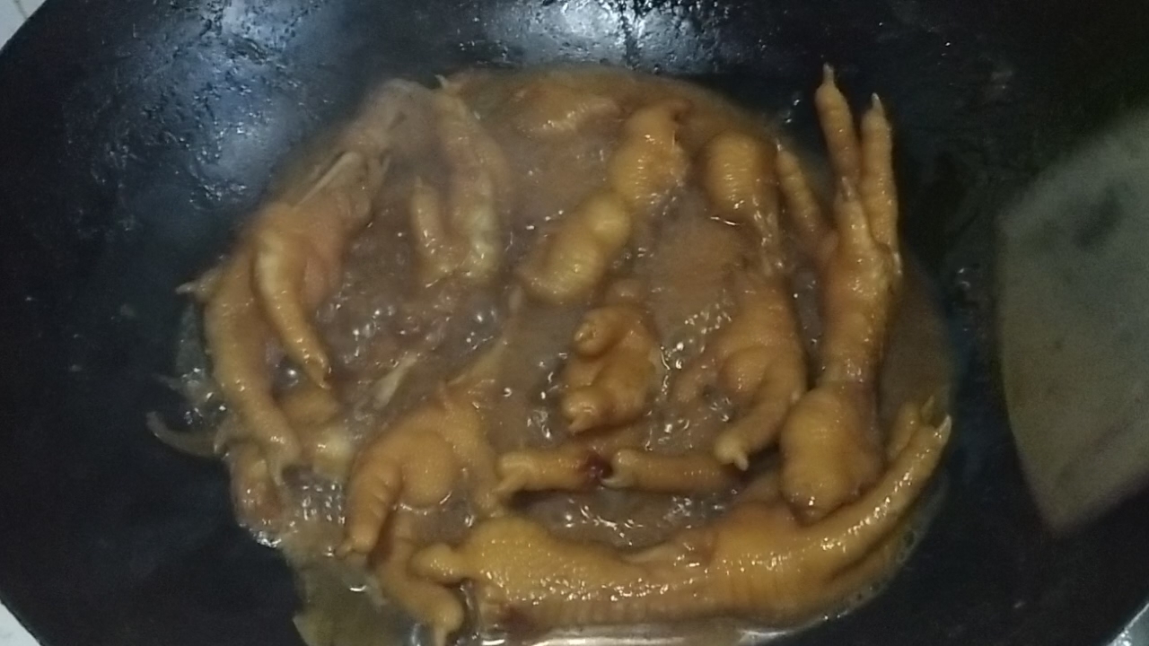 红烧鸡爪的做法-咸鲜味炖菜谱