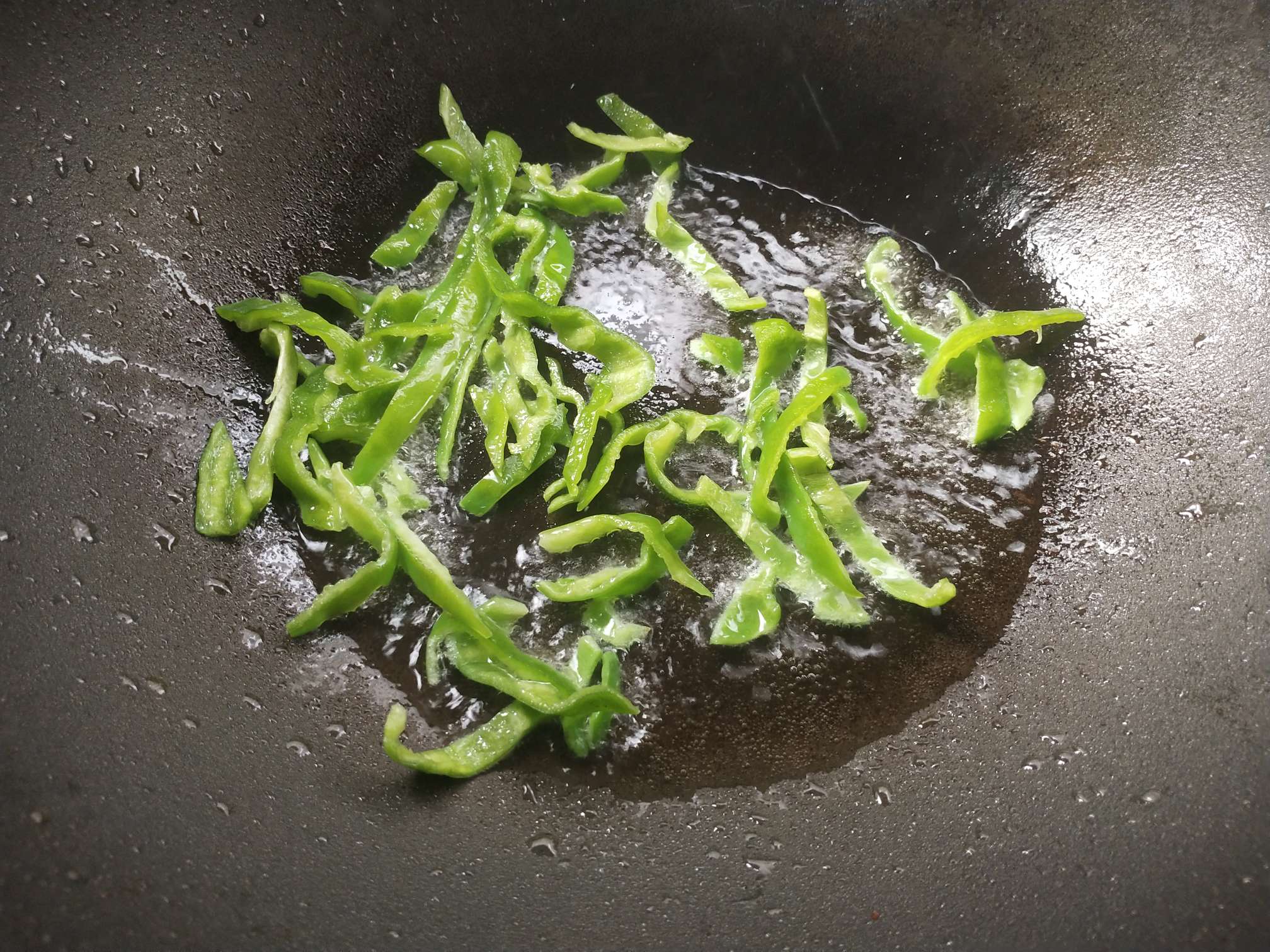 清炒西瓜皮的做法-家常味炒菜谱