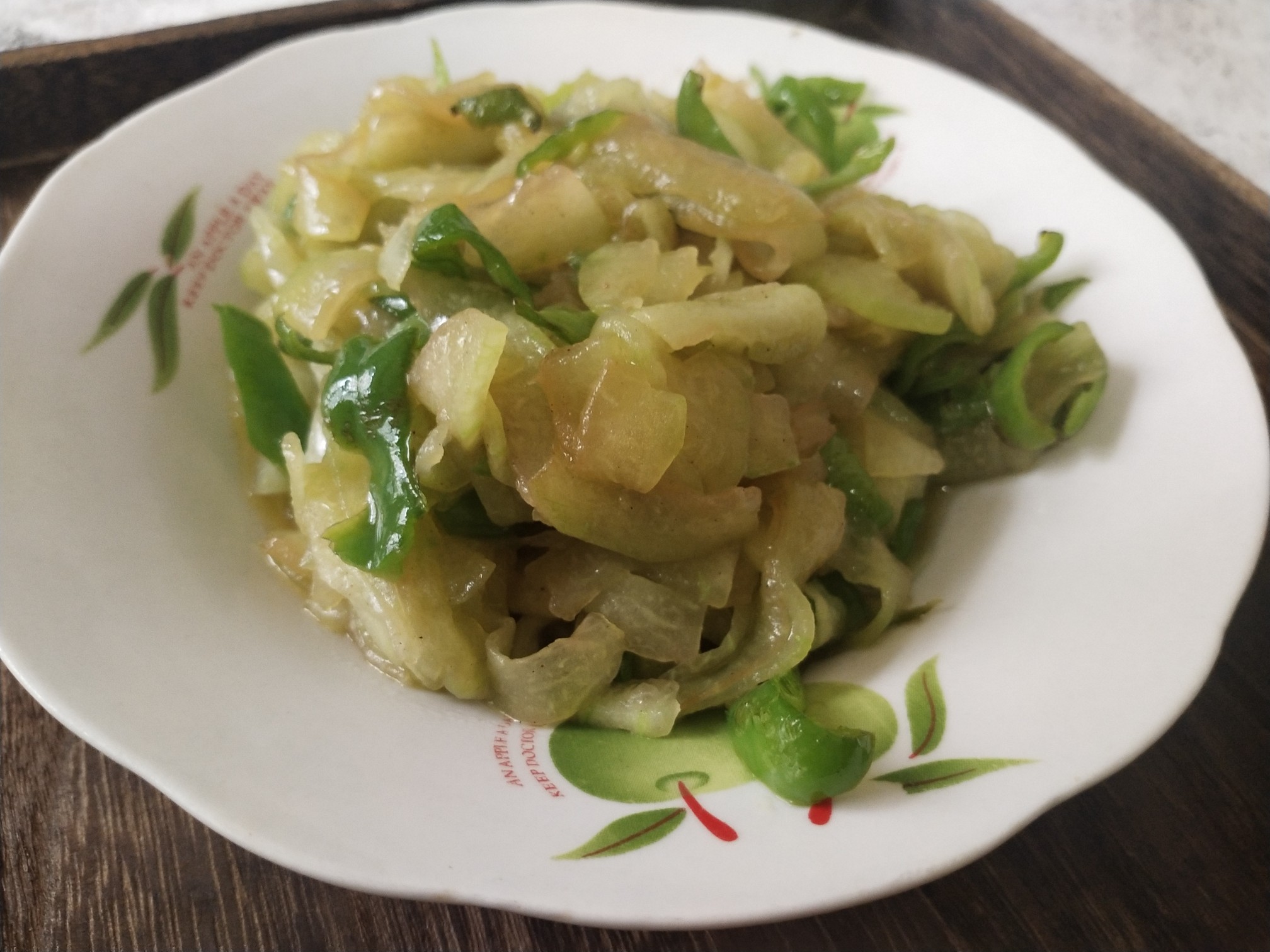 清炒西瓜皮的做法-家常味炒菜谱