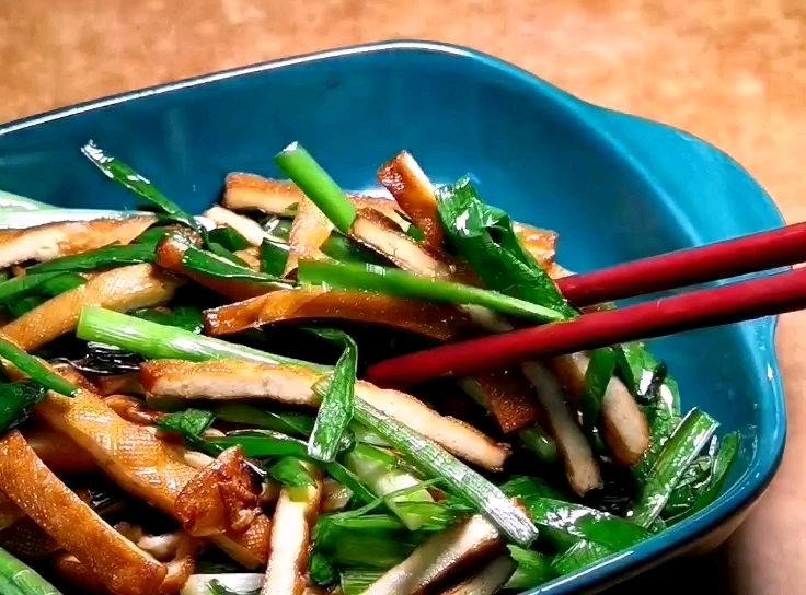韭菜炒五香干的做法-家常味炒菜谱