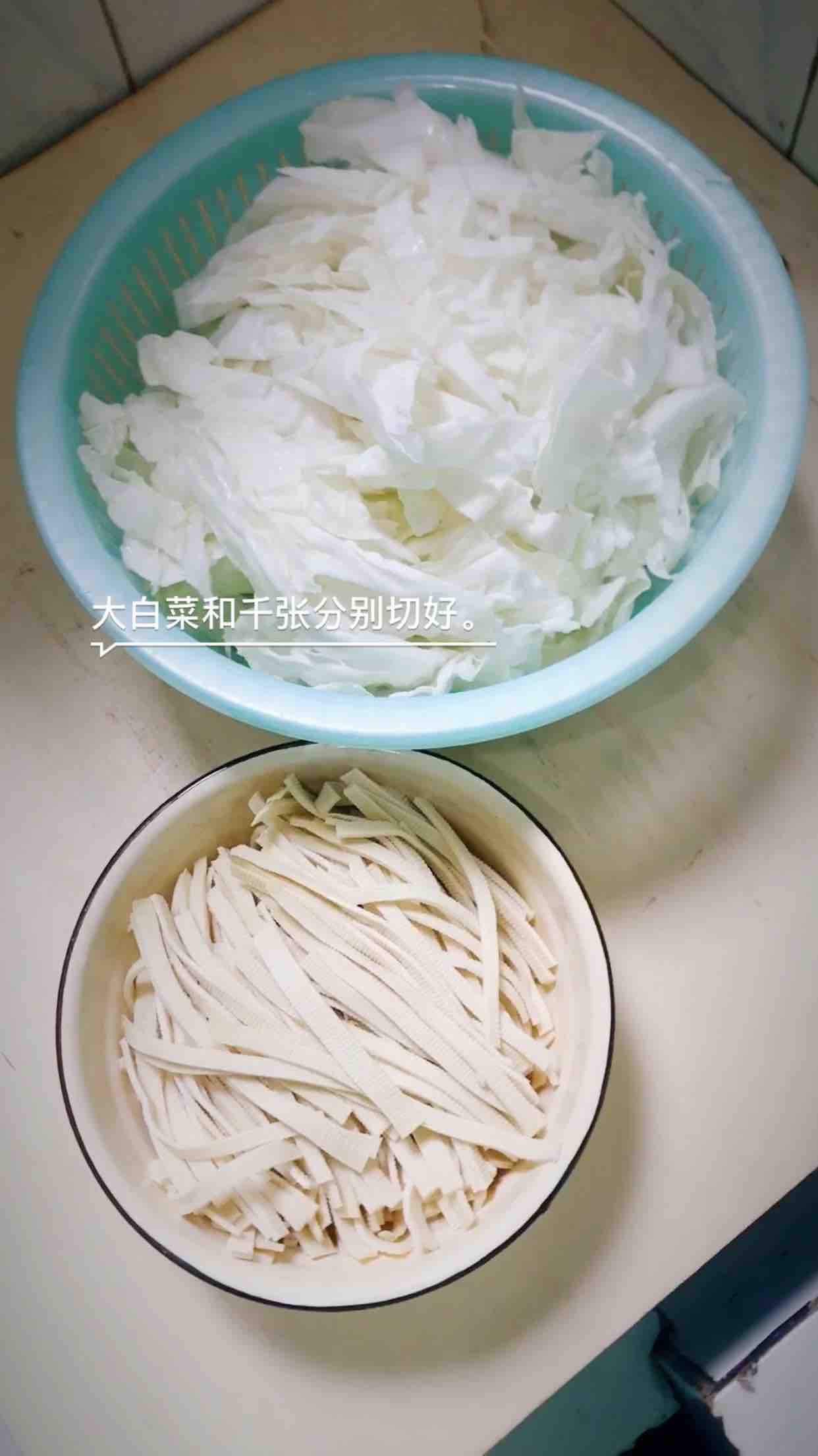 砂锅水煮肉丝的做法-麻辣味煮菜谱