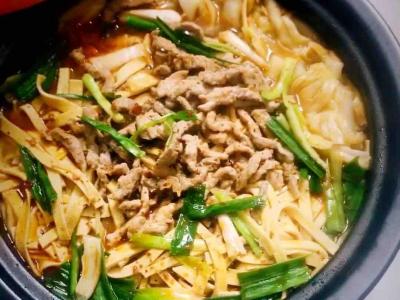 砂锅水煮肉丝的做法-麻辣味煮食谱