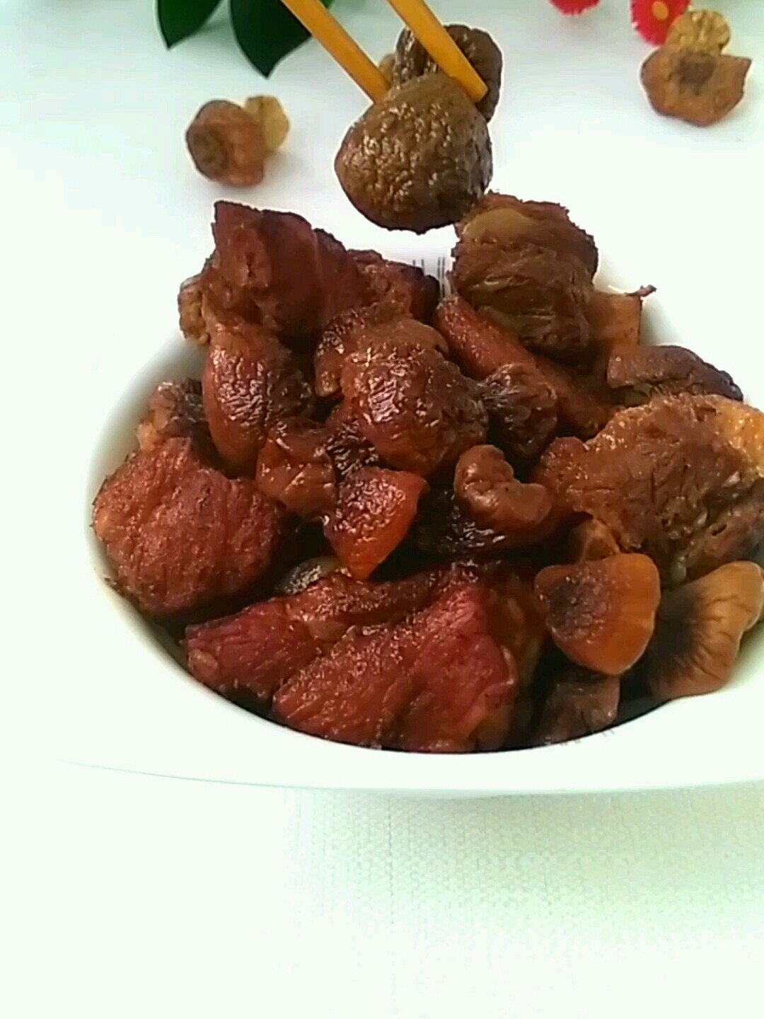 松茸蘑烧排骨的做法-咸鲜味烧菜谱-易网健康养生网 松茸蘑烧排骨的做法-咸鲜味烧菜谱