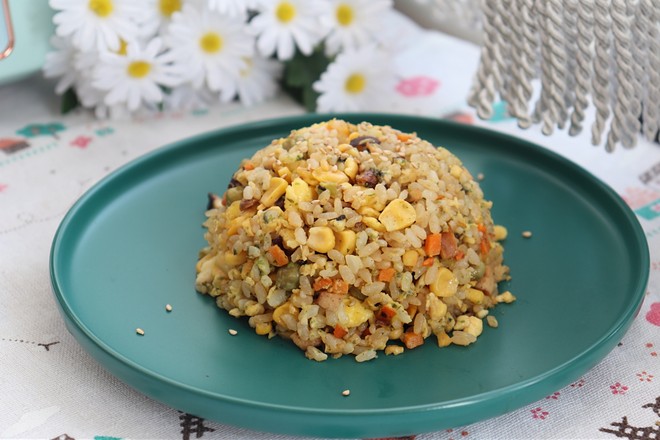 这款蛋炒饭，颜值与味道并存，不怕小朋友不爱吃饭了的做法-家常味炒菜谱