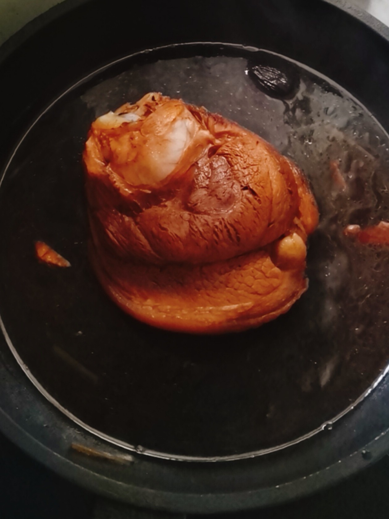 香卤肘子的做法-咸鲜味卤菜谱