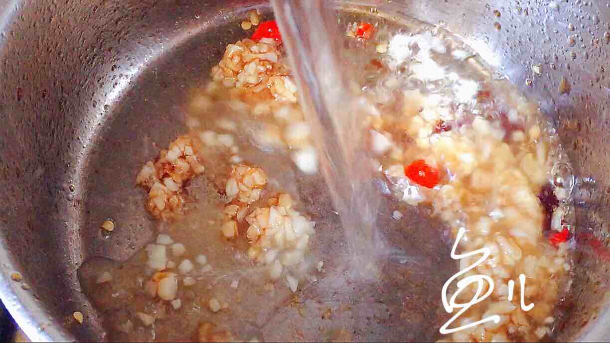 蒜蓉蚝油生菜的做法-咸鲜味炒菜谱