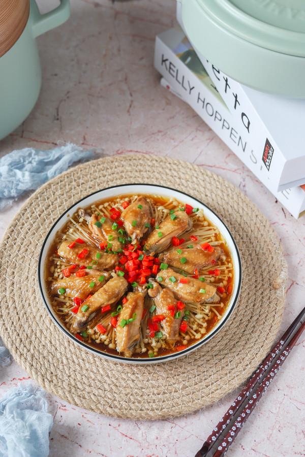 金针菇蒸鸡翅的做法-家常味蒸菜谱-易网健康养生网 金针菇蒸鸡翅的做法-家常味蒸菜谱