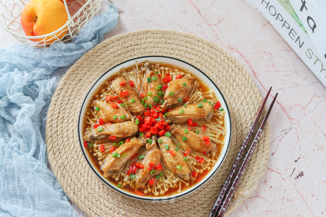 金针菇蒸鸡翅的做法-家常味蒸菜谱-易网健康养生网 金针菇蒸鸡翅的做法-家常味蒸菜谱