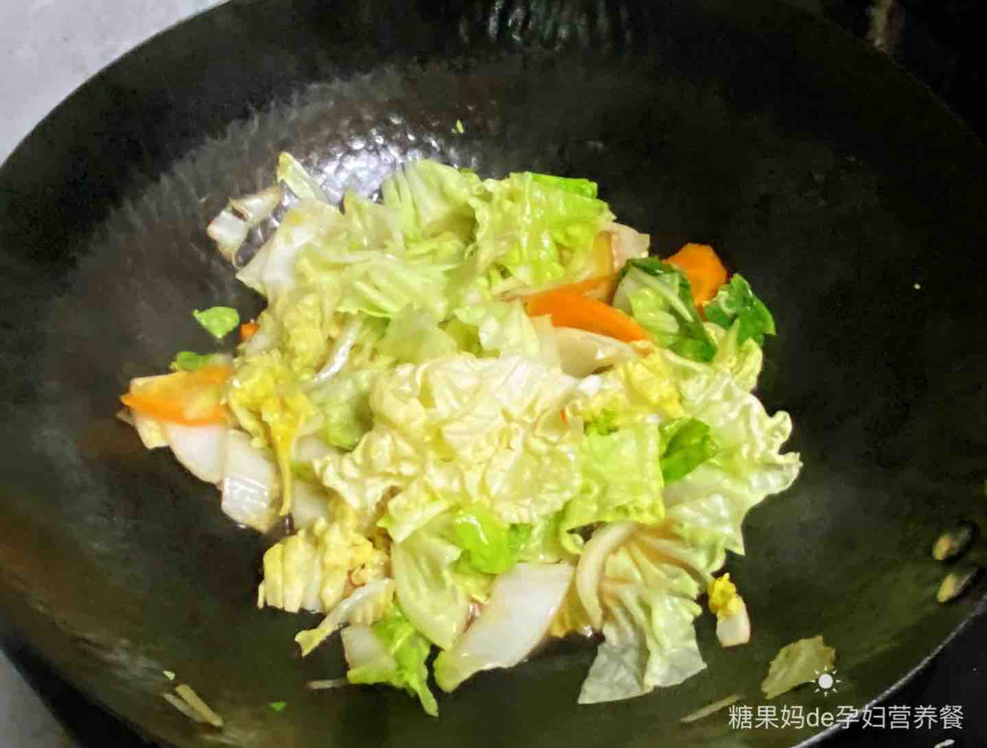 【孕妇食谱】小白菜炒鸡蛋，清爽不油腻，营养又健康～的做法-家常味炒菜谱