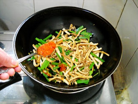 韭香肉丝豆干的做法-家常味炒菜谱