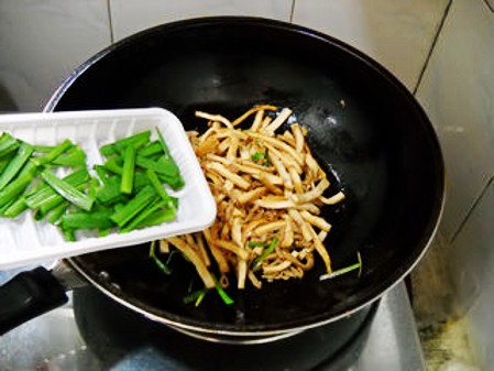 韭香肉丝豆干的做法-家常味炒菜谱