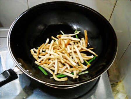 韭香肉丝豆干的做法-家常味炒菜谱