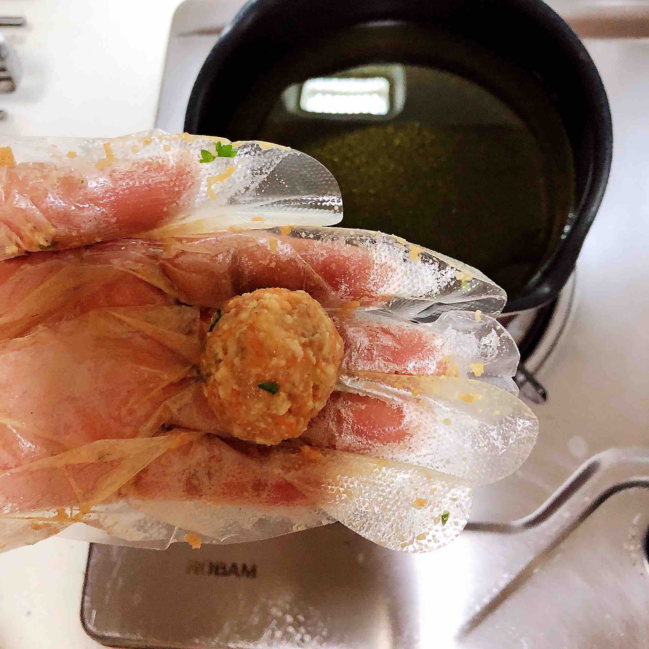 胡萝卜肉丸子的做法-咸鲜味炸菜谱