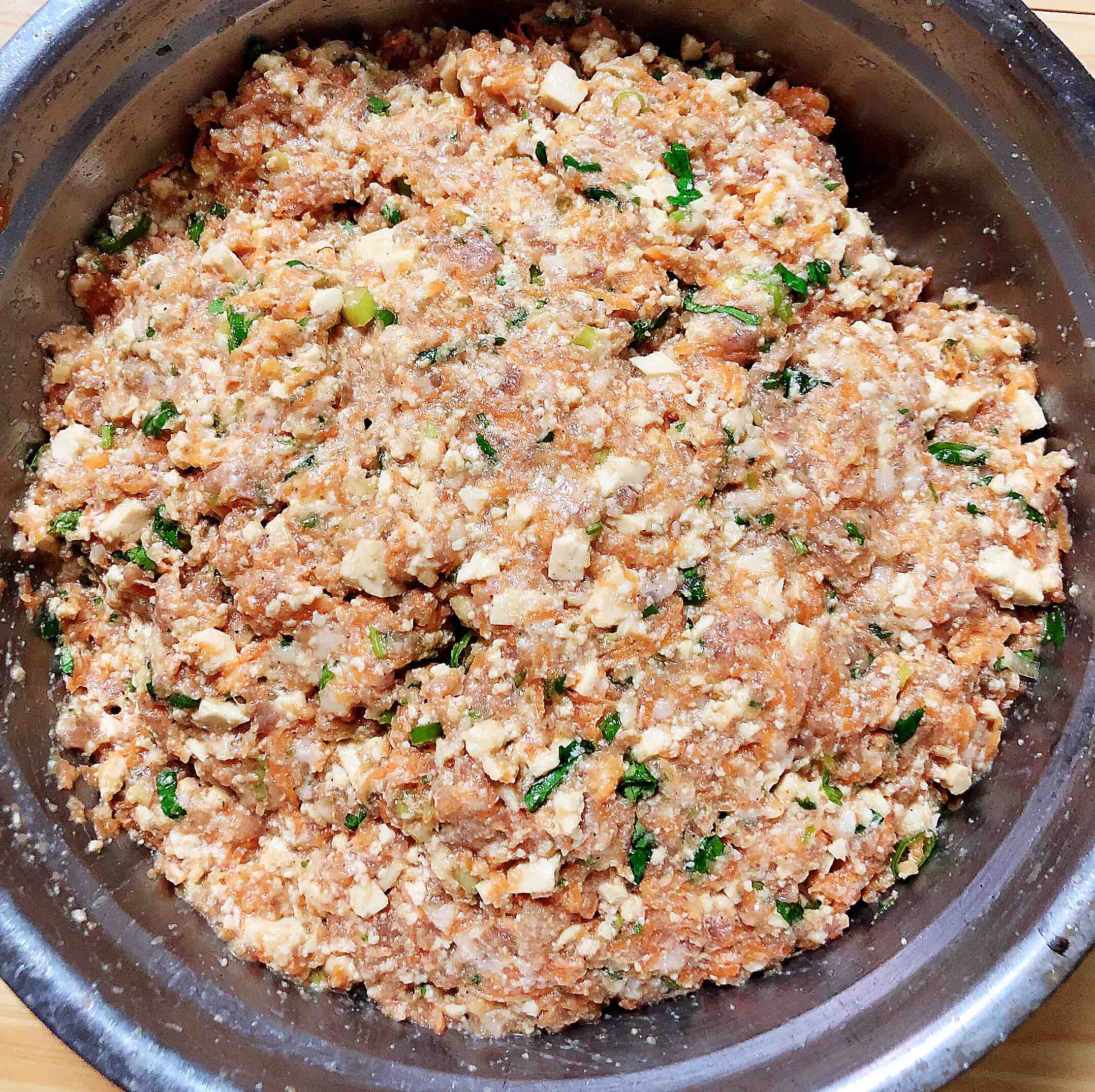 胡萝卜肉丸子的做法-咸鲜味炸菜谱