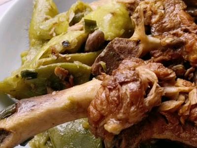 排骨油豆的作法-家常味炖菜谱