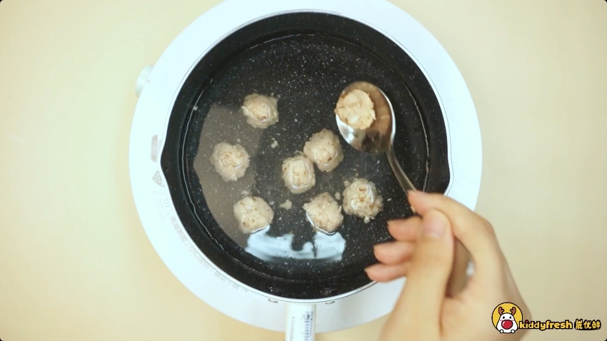 酸甜可口猪肉丸的做法-家常味煮菜谱