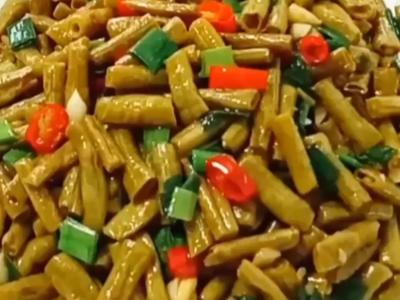 蒜香酸豆角的做法-酸辣味炒菜谱