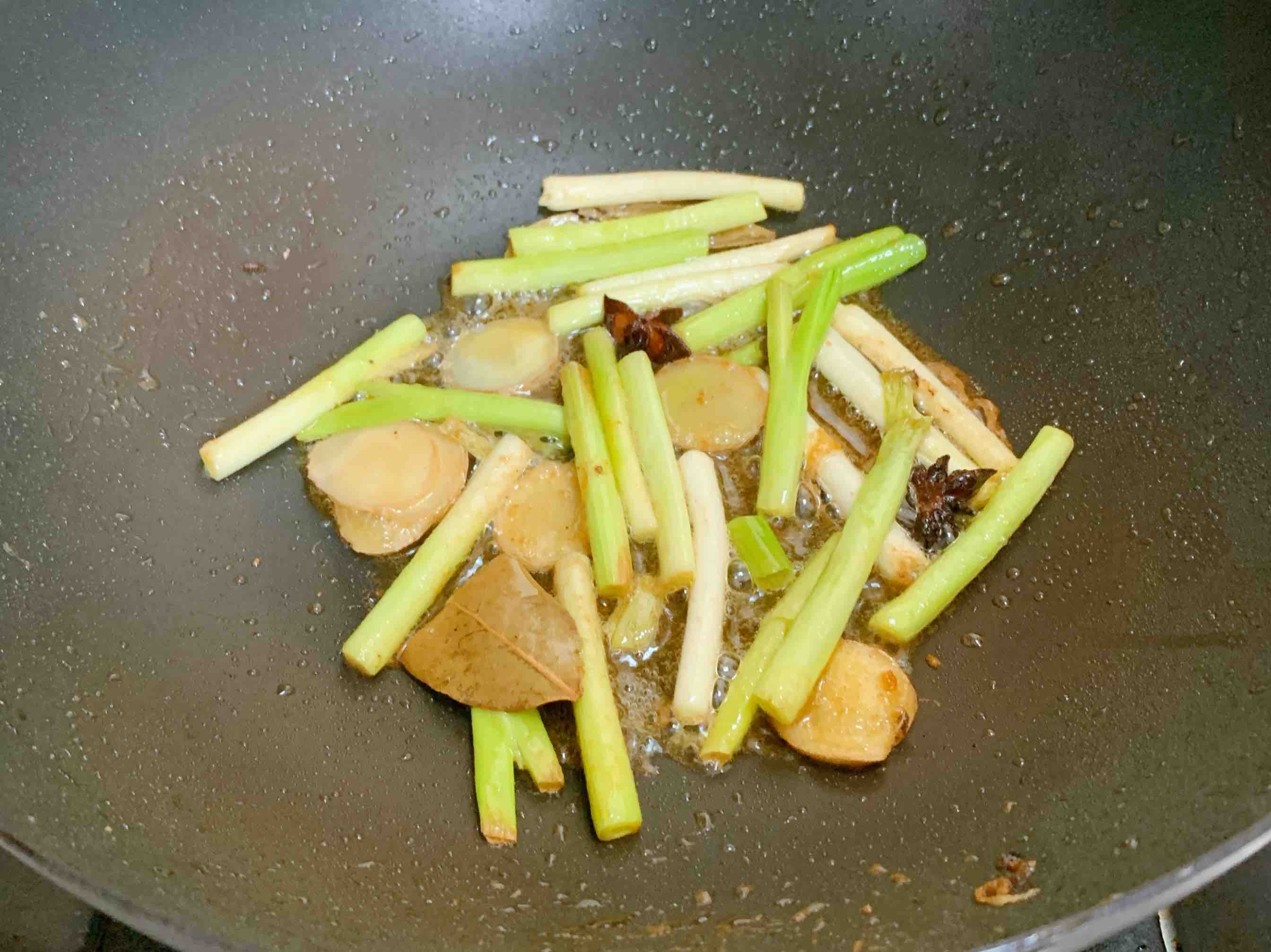 一看就会的红烧大排的做法-咸鲜味炖菜谱