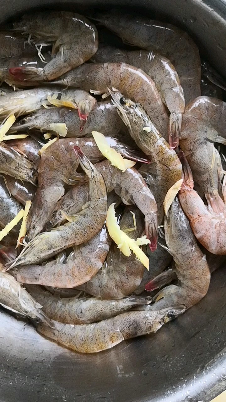 避风塘虾的做法-咸鲜味炒菜谱