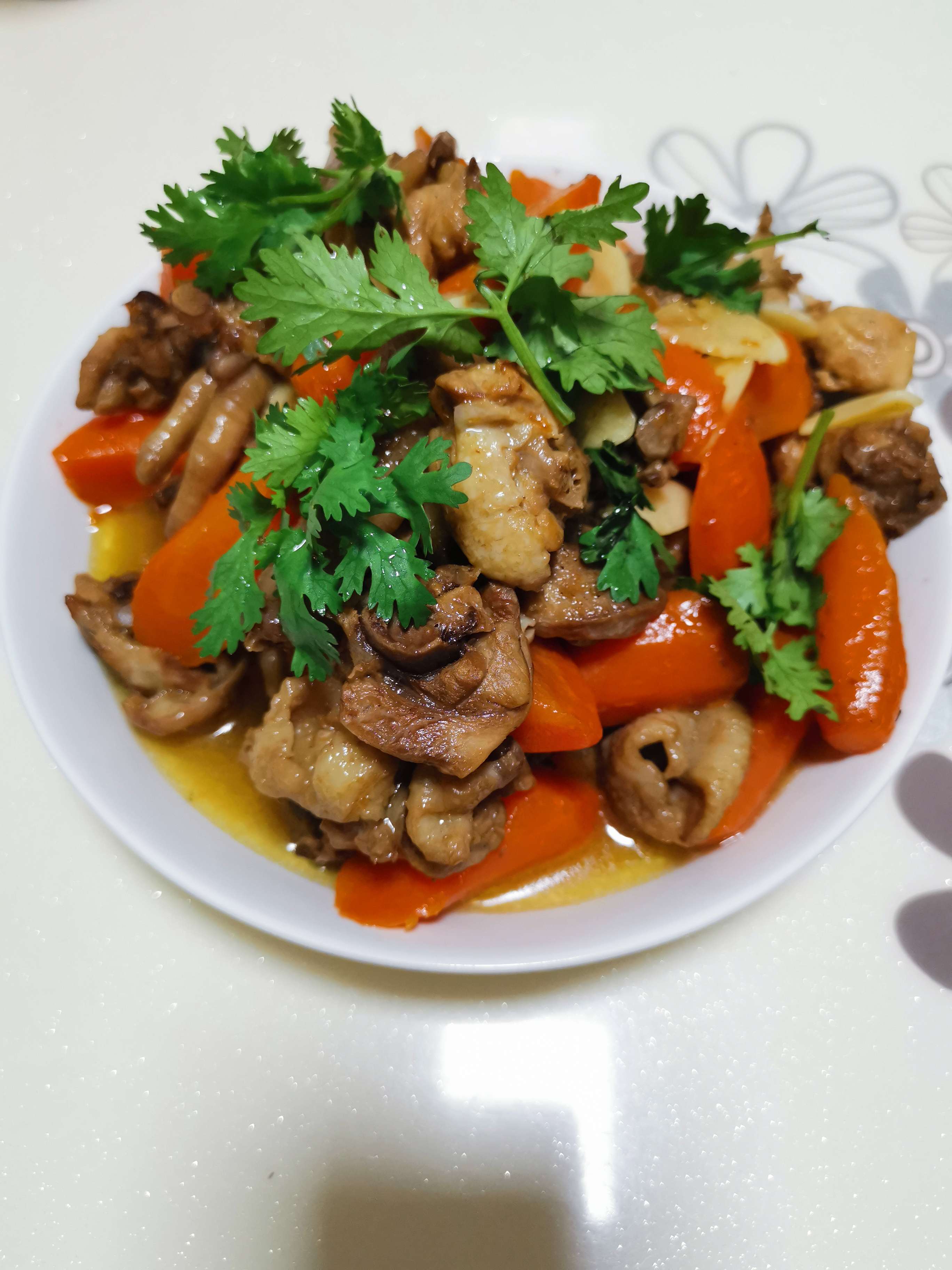 胡萝卜炒鸡的做法-家常味炒菜谱-易网健康养生网 胡萝卜炒鸡的做法-家常味炒菜谱