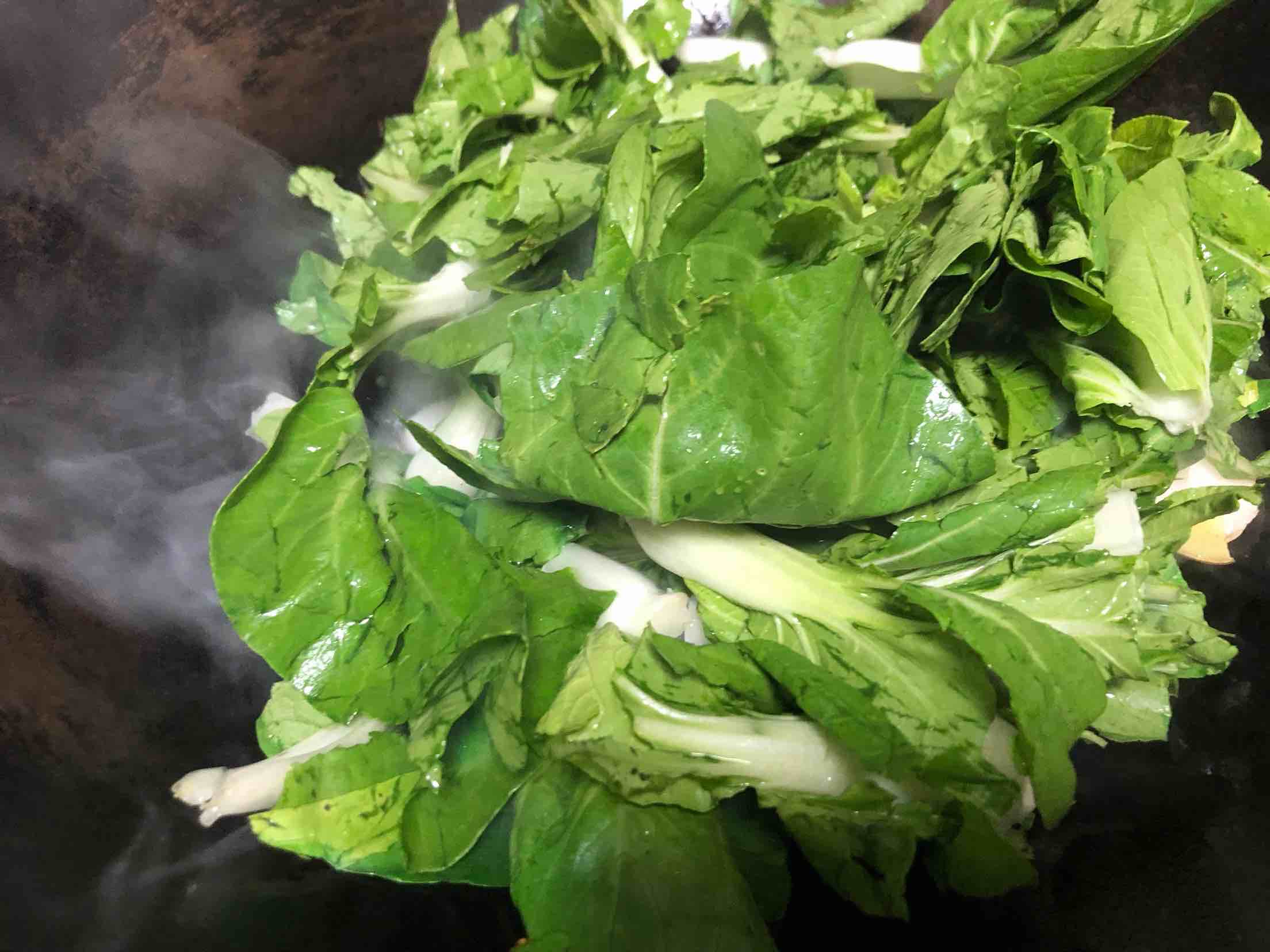 青菜炒年糕的做法-家常味炒菜谱