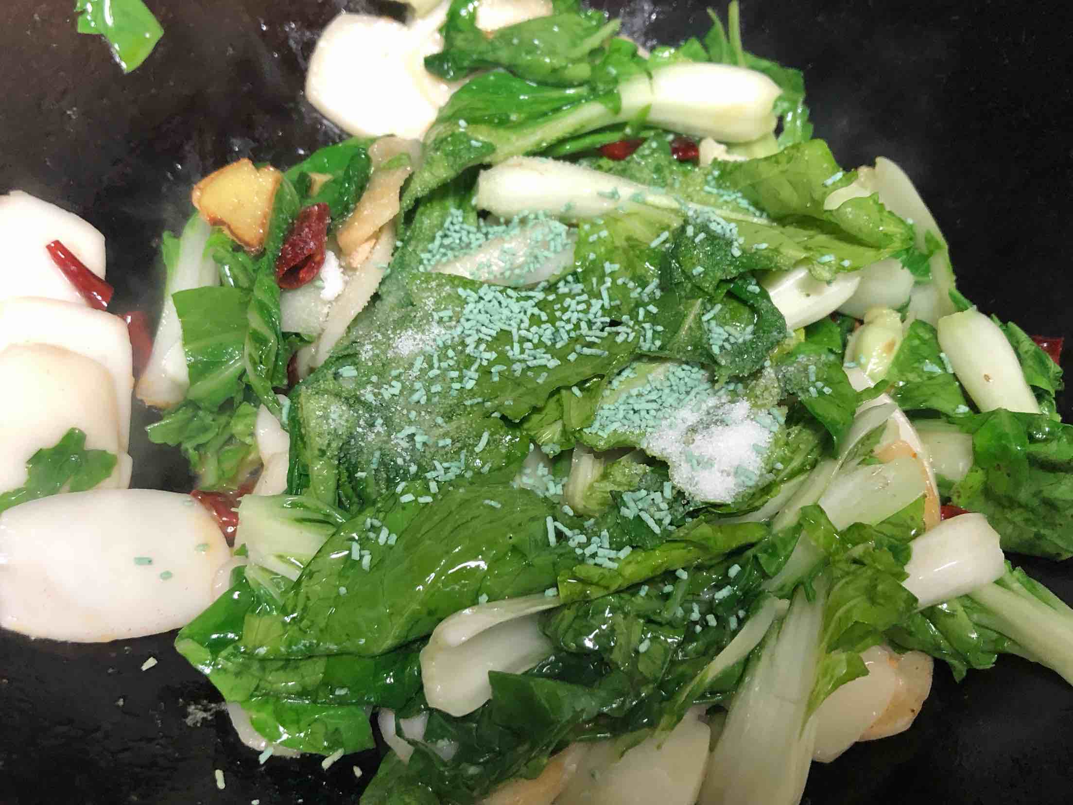 青菜炒年糕的做法-家常味炒菜谱