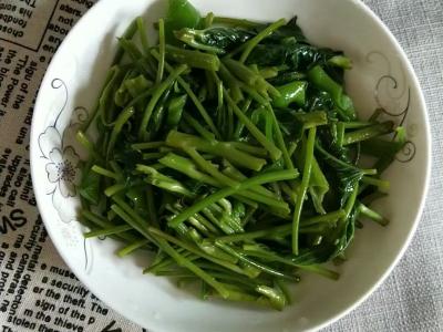 清炒空心菜的做法-家常味炒菜谱