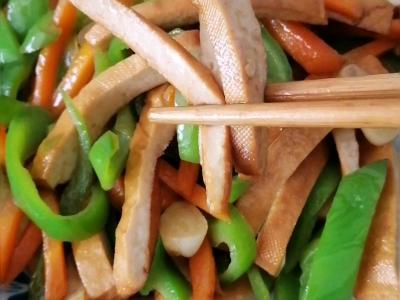 尖椒豆干的做法-家常味炒菜谱