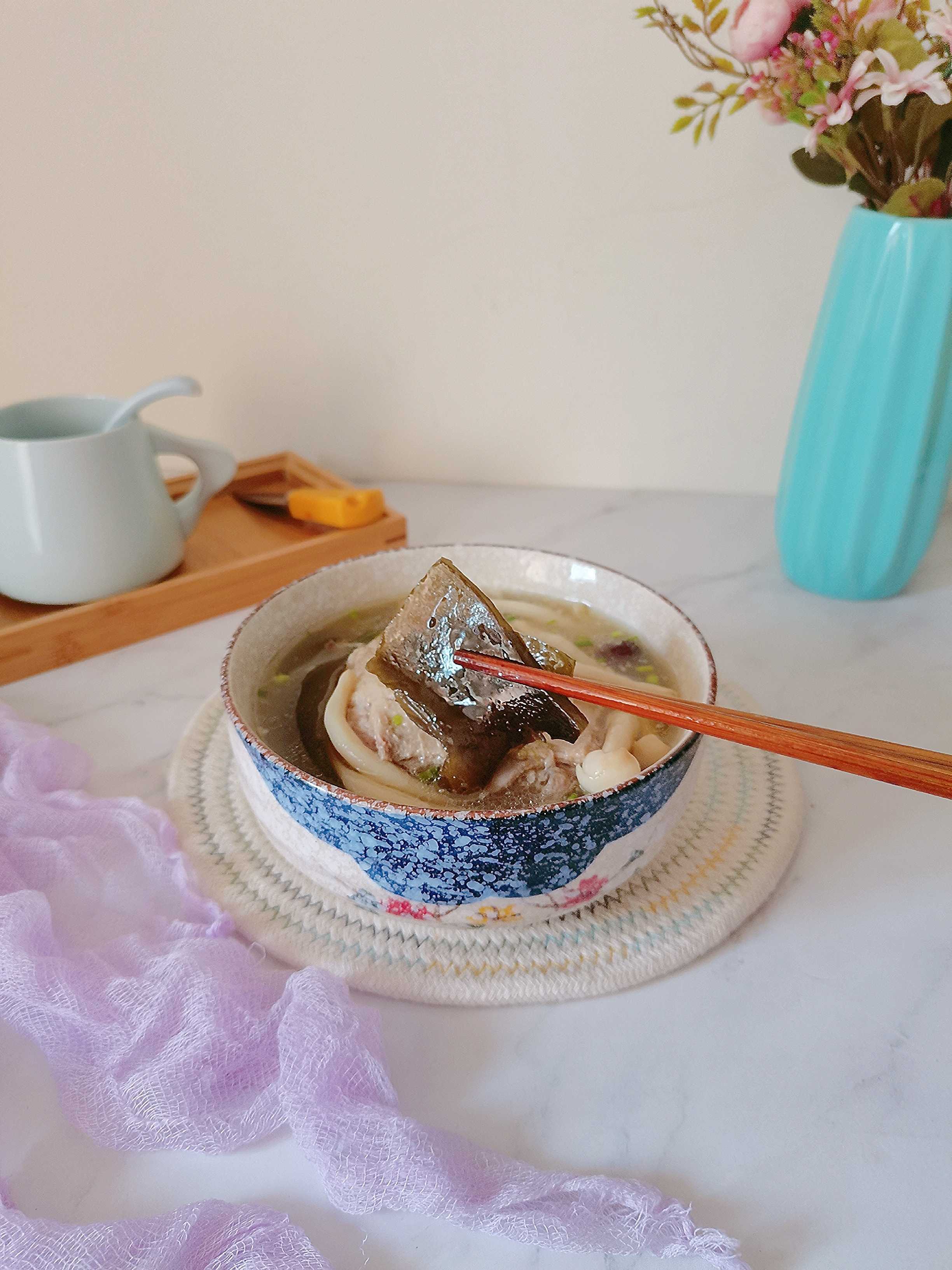 菌菇海带炖鸭汤的做法-咸鲜味炖菜谱-易网健康养生网 菌菇海带炖鸭汤的做法-咸鲜味炖菜谱