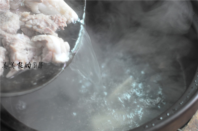 花生莲藕炖排骨的做法-咸鲜味炖菜谱