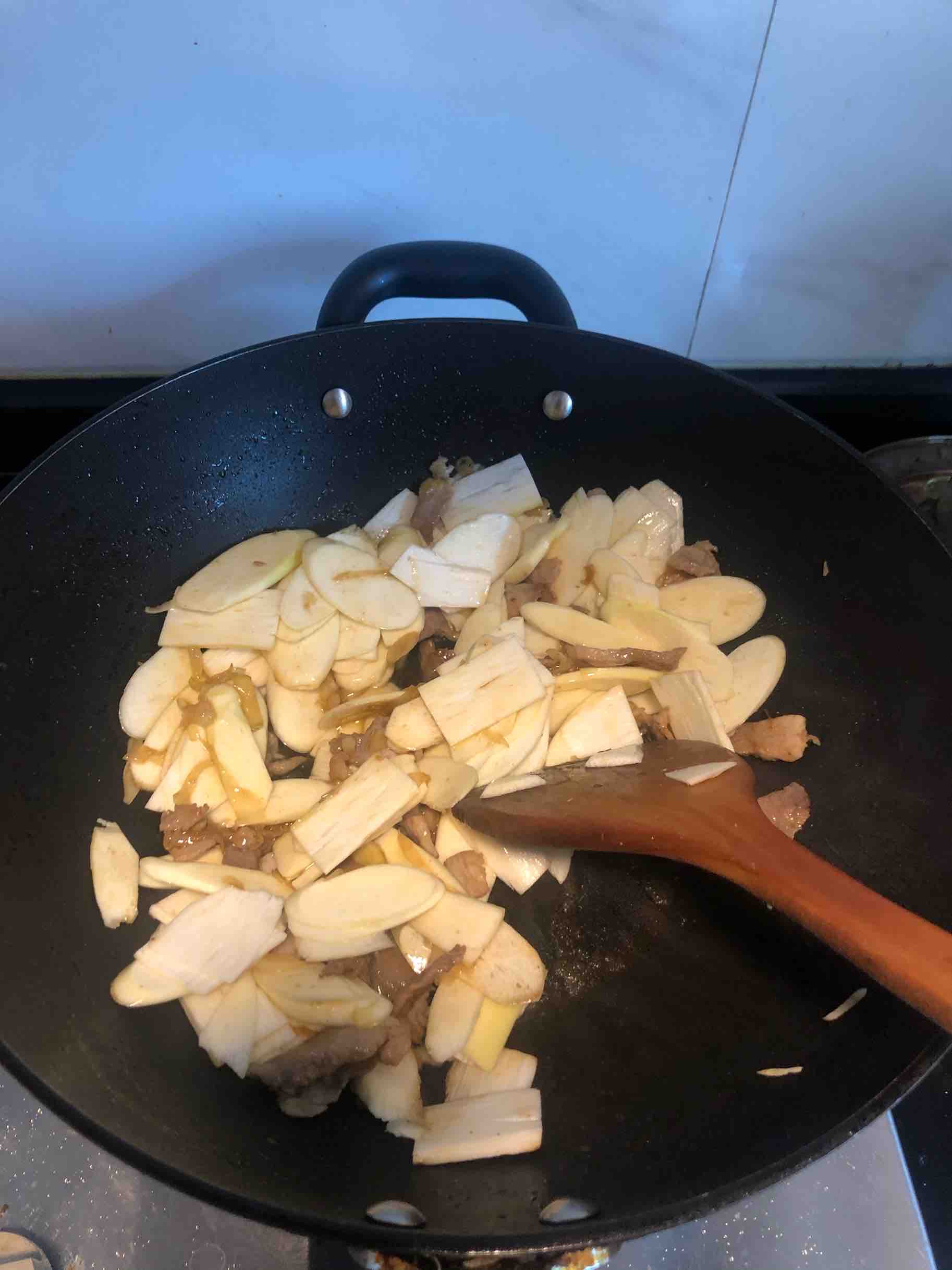 茭白炒肉片的做法-咸鲜味炒菜谱